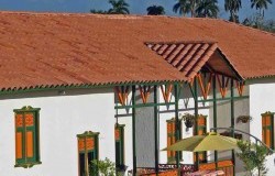 Exteriores. Fuente: Hosteria Puesta del Sol Facebook